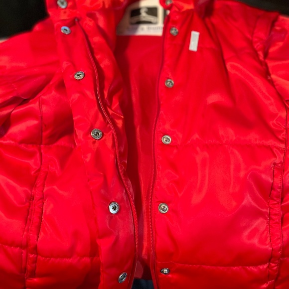 Used NIKE Women's RED Puff Jacket Size (S/P) 4-6 - Removable Sleeves w/Hoodie - Picture 6 of 10